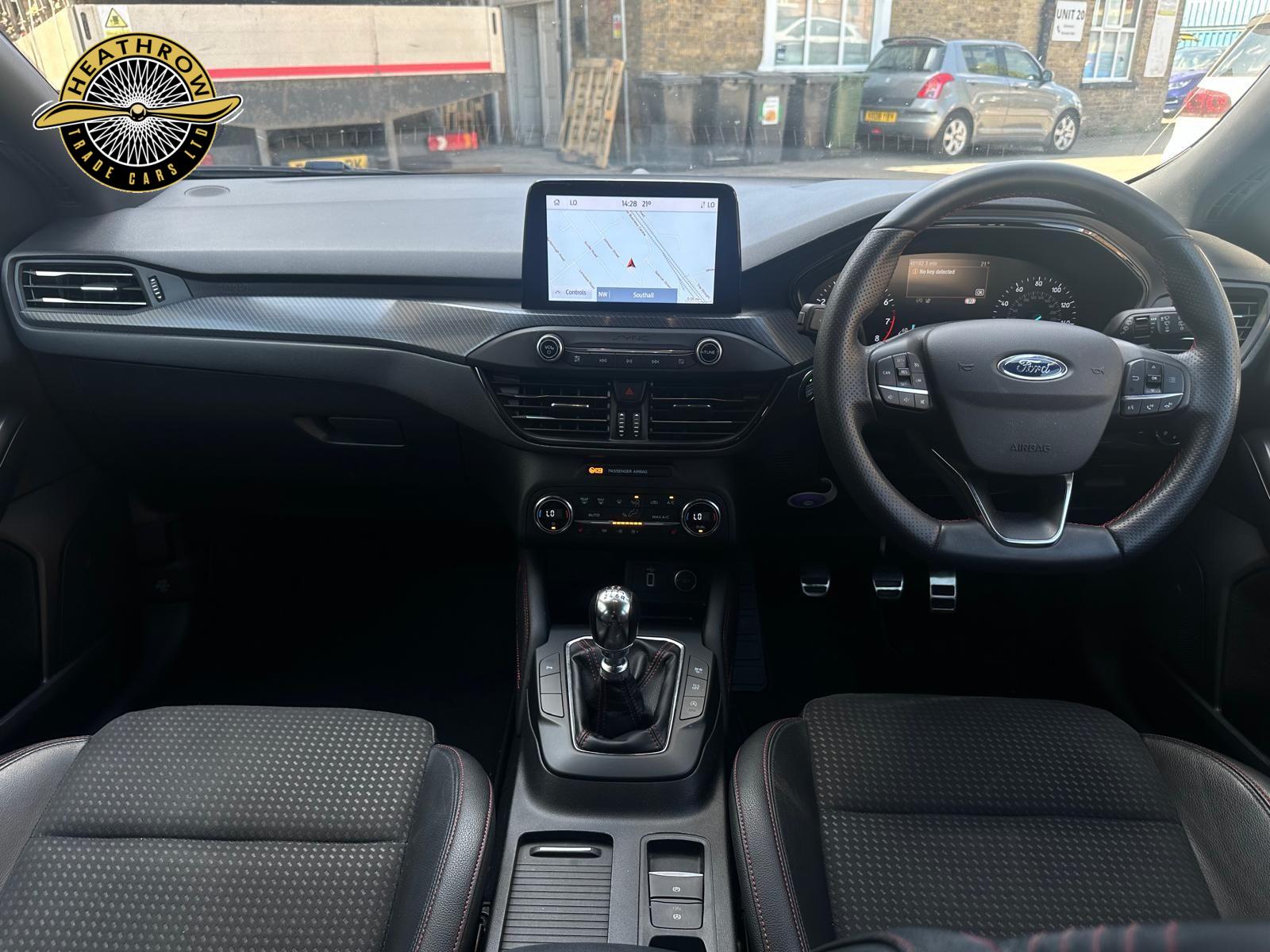 Ford Focus 1.0T EcoBoost ST-Line X Euro 6 (s/s) 5dr