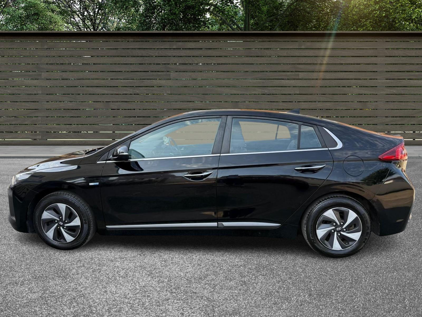 Hyundai IONIQ 1.6 h-GDi Premium SE Hatchback 5dr Petrol Hybrid DCT Euro 6 (s/s) (141 ps)