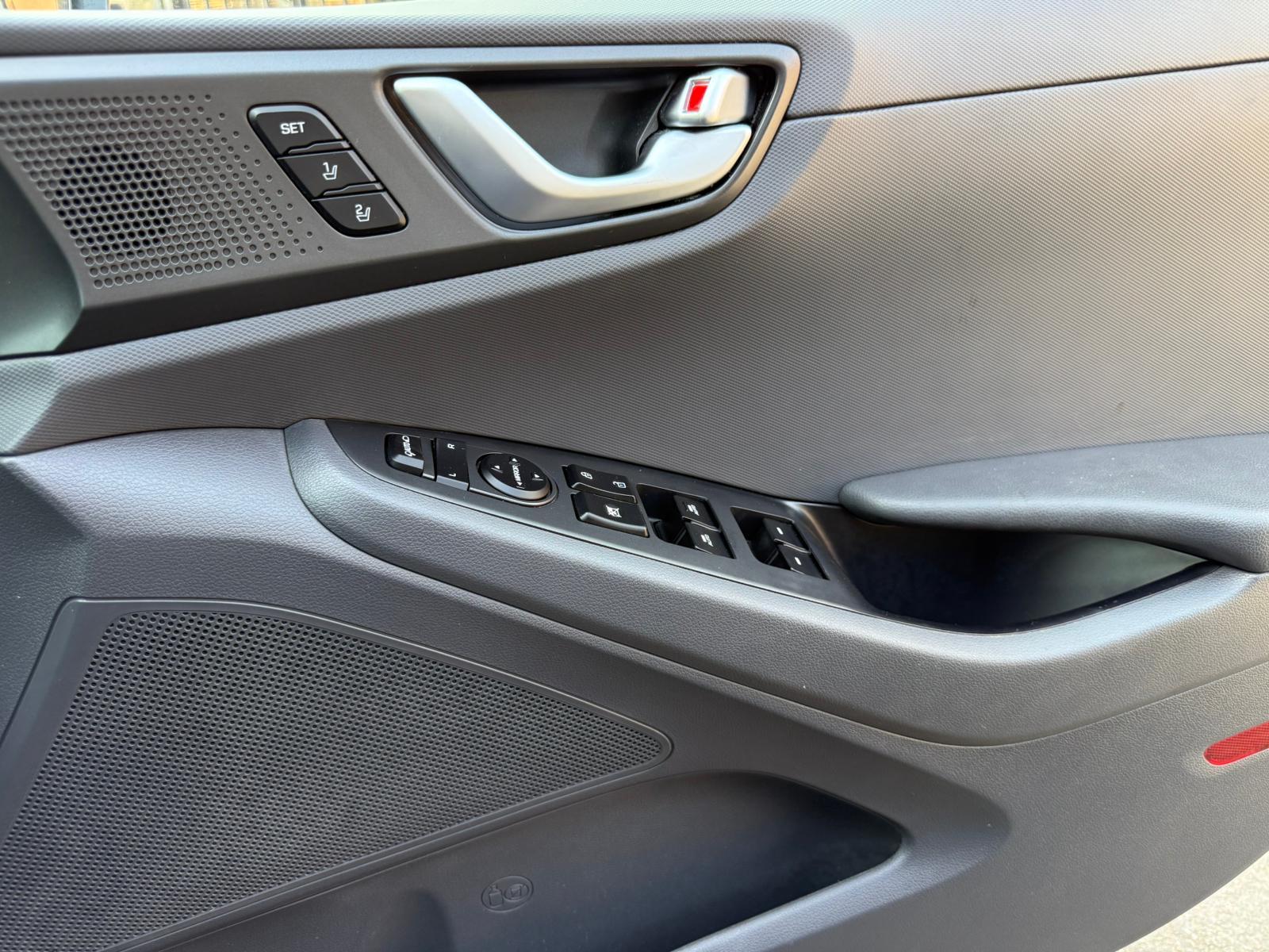 Hyundai IONIQ 1.6 h-GDi Premium SE Hatchback 5dr Petrol Hybrid DCT Euro 6 (s/s) (141 ps)